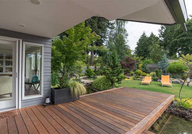 aménagement d'une terrasse en teck à sarzeau
