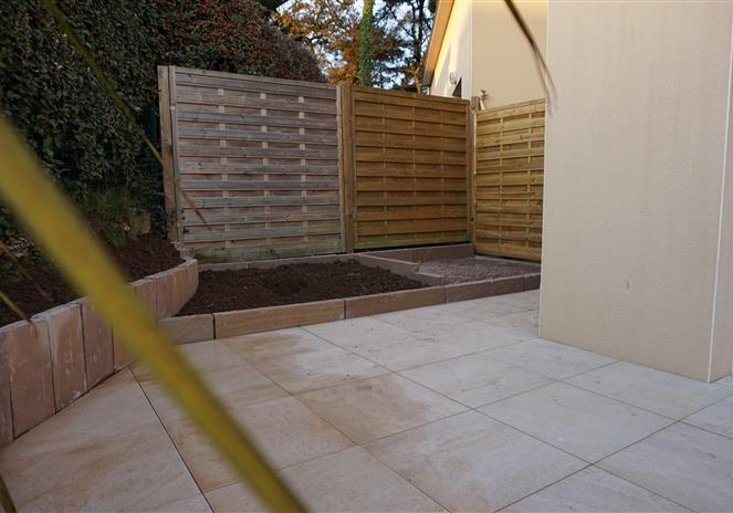 creation par un paysagiste d'une terrasse sur plot à arzal