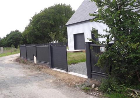 Paysagiste Sarzeau, jardin coté rue avec pose cloture Sarzeau