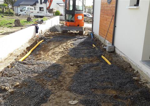 Paysagiste Muzillac, création allée de garage phase de terrassement