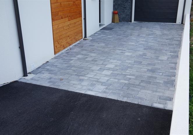 muzyllac aménagement d'un accès garage en pavé et enrobé noir